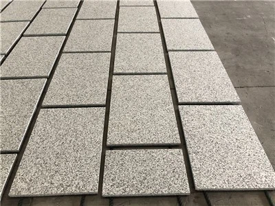 Pavers Eibhear Éadrom Liath