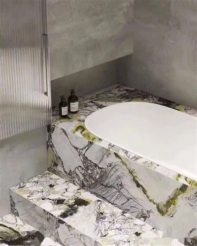 Timpeallán Bathtub Cloch