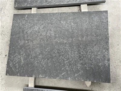 Tíleanna Cloch Basalt Dubh