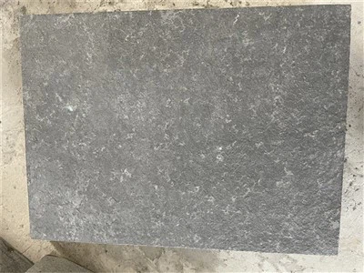 Tíleanna Basalt Flamed